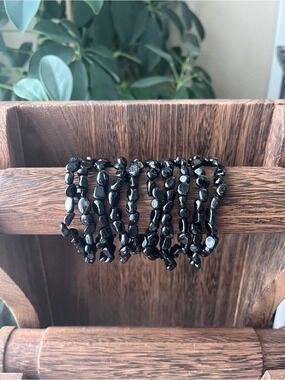Black tourmaline tumble bracelet